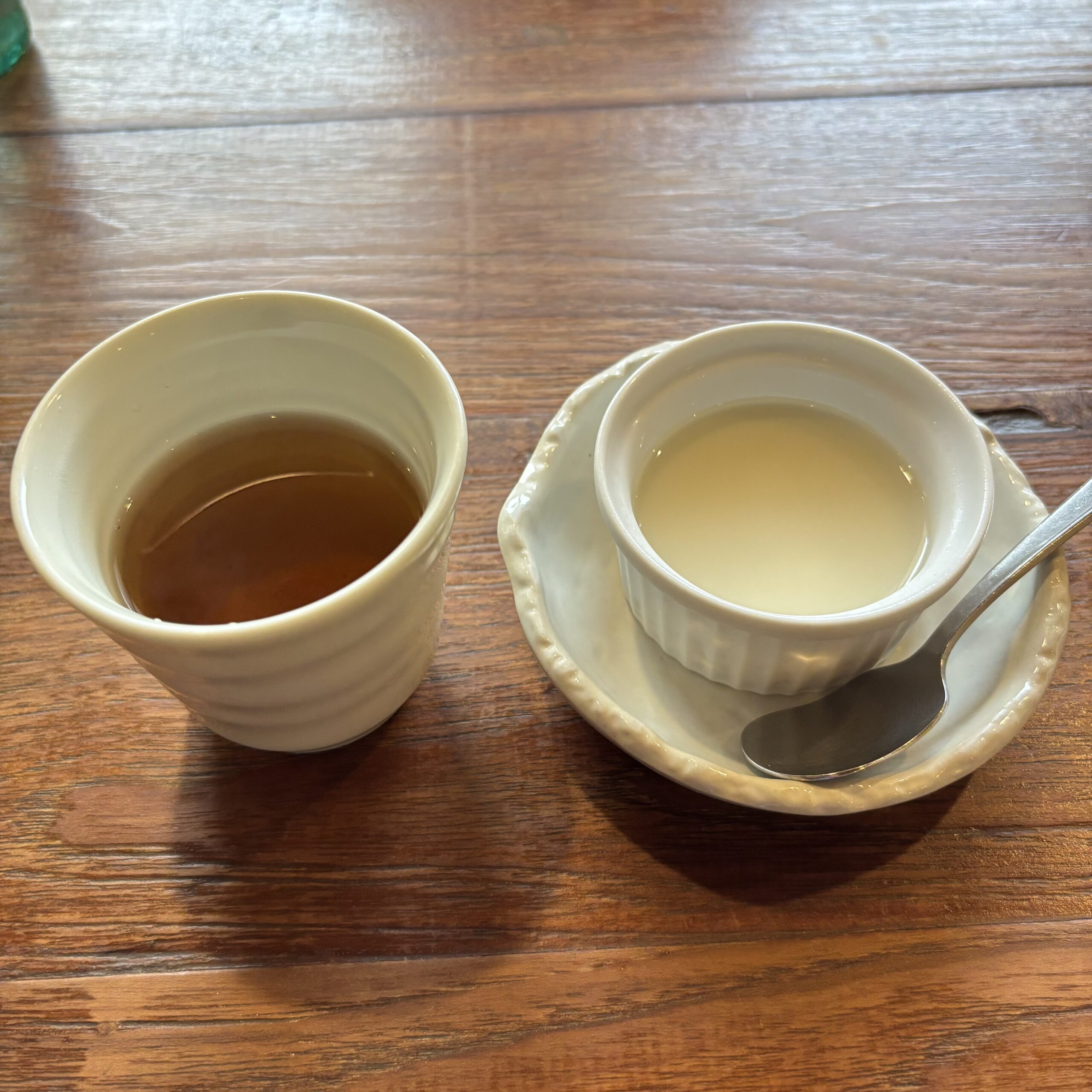 福茂千のデザートとコーン茶