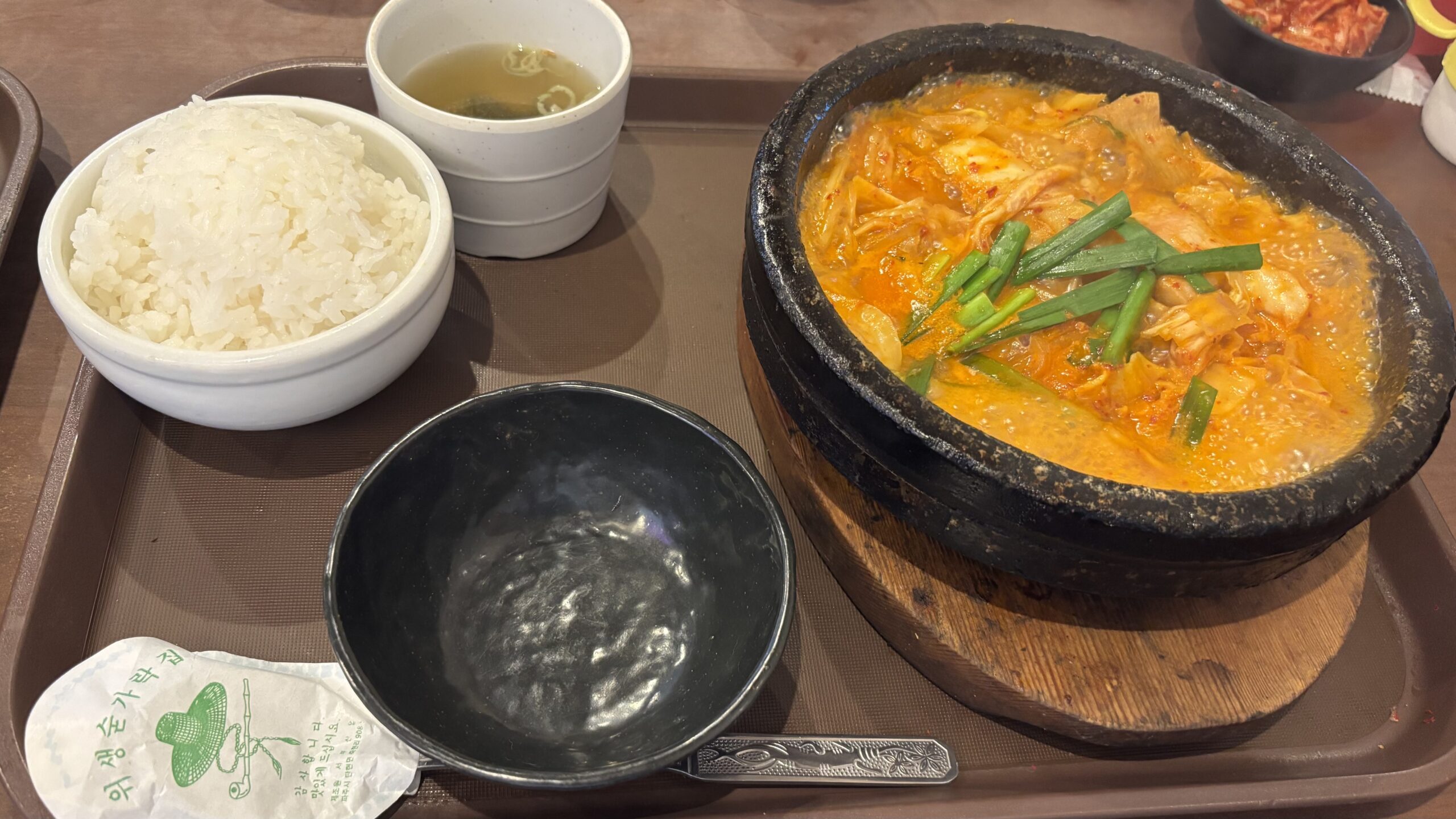 李朝園 奈良店 野菜たっぷり石鍋ホルモンセット