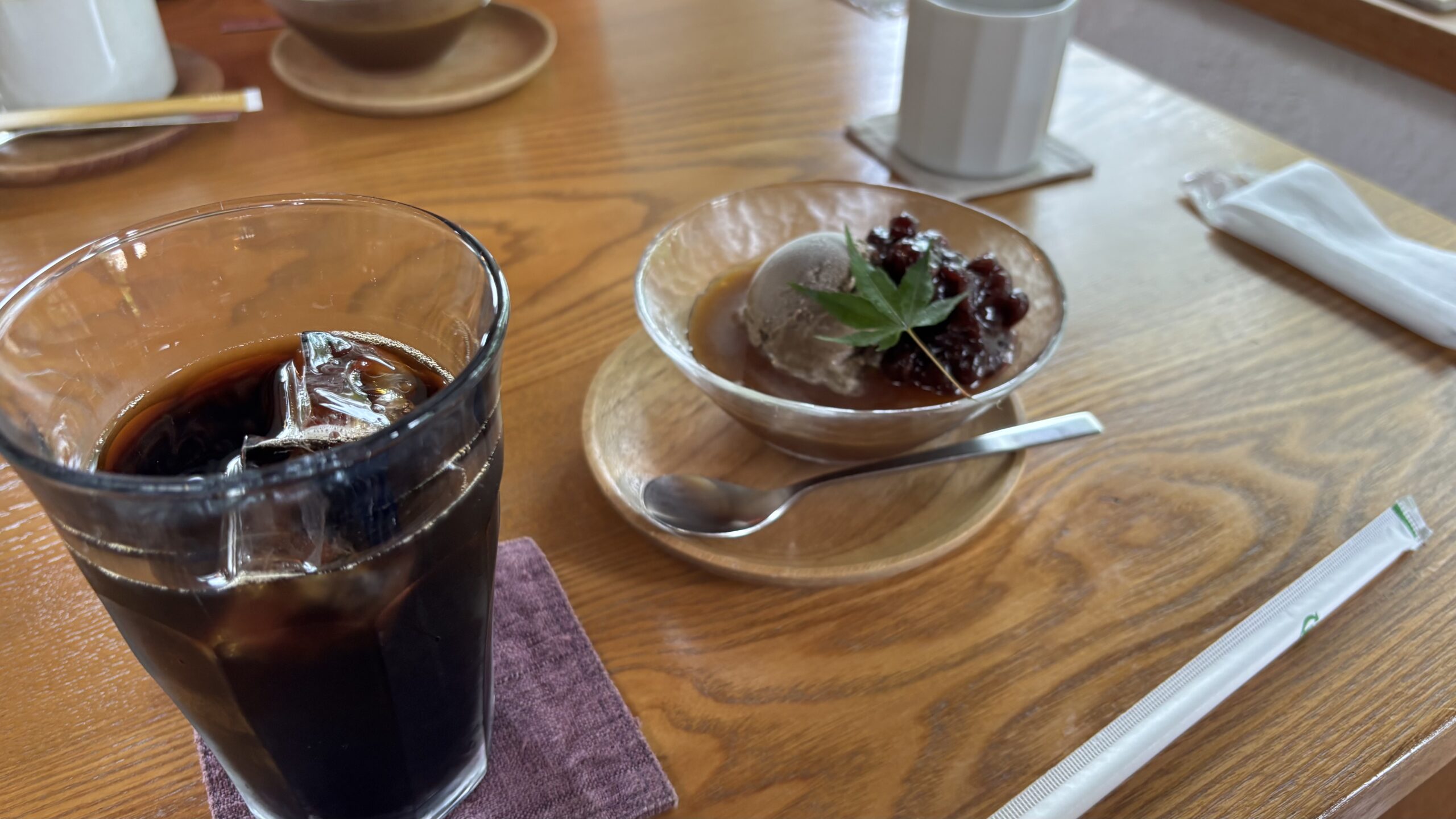 Lier・幡 本店のほうじ茶ゼリーと国産本わらび餅アイス添え